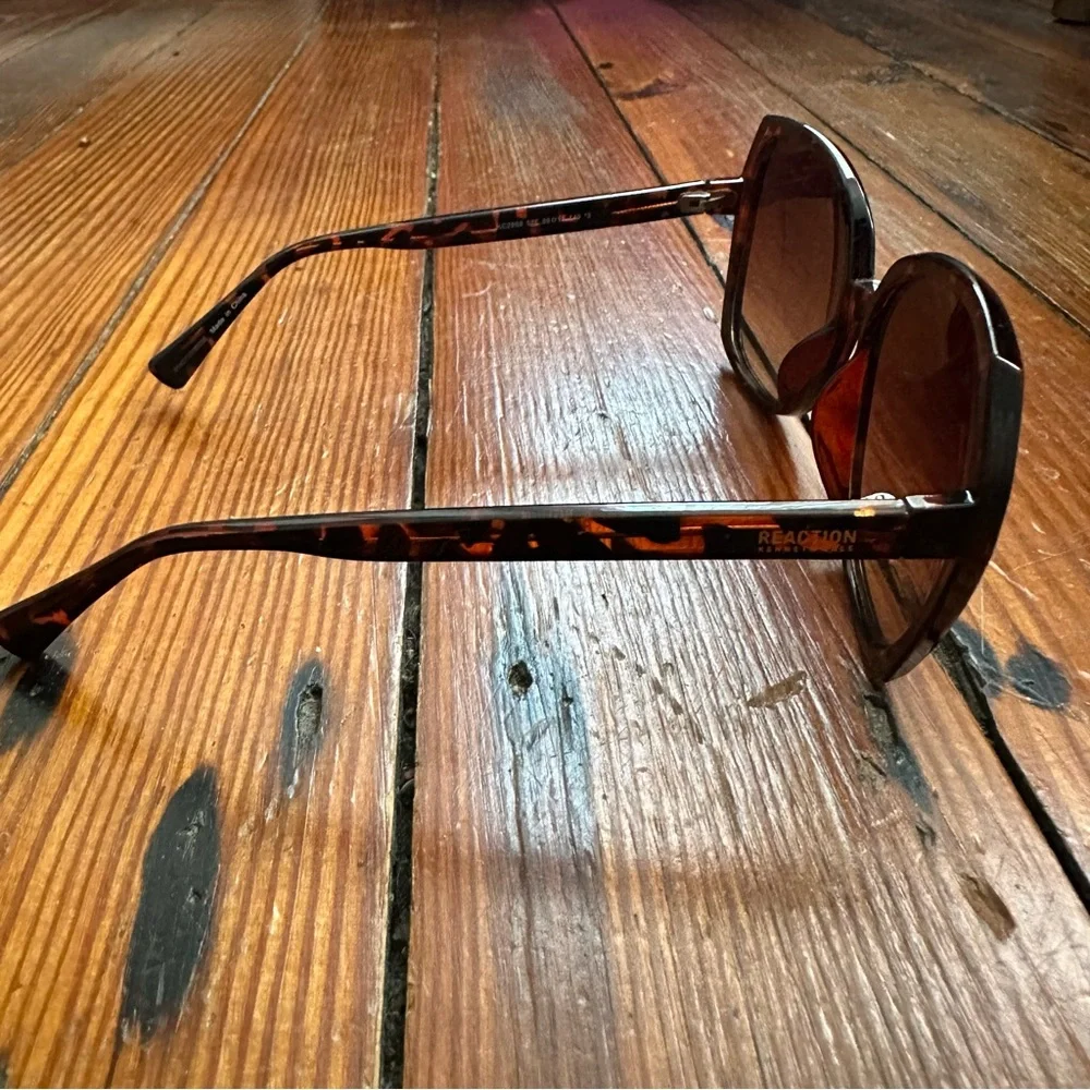 Reaction Kenneth Cole sunglasses KC2958 59 15 140
